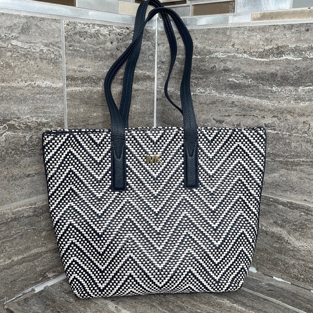 •Michael Kors Tote Bag Authentic•